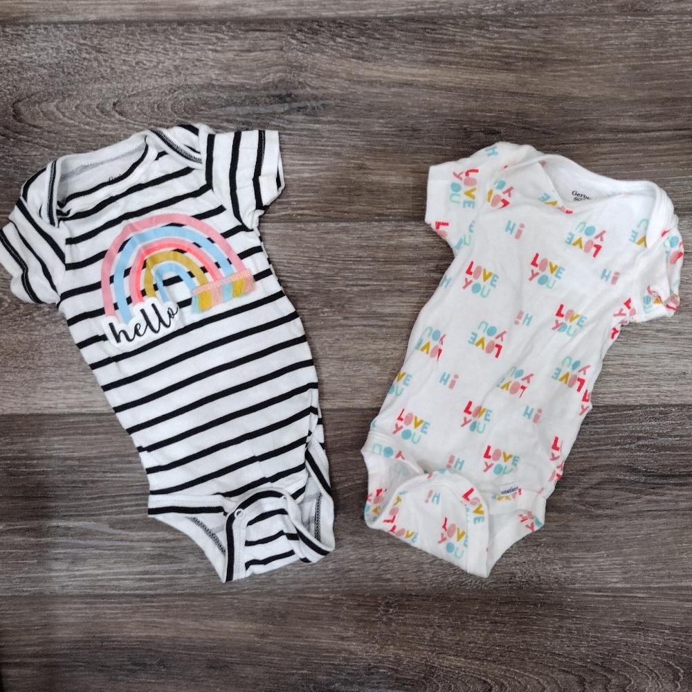 Gerber Organics Baby Girl Onesies Size 0-3M